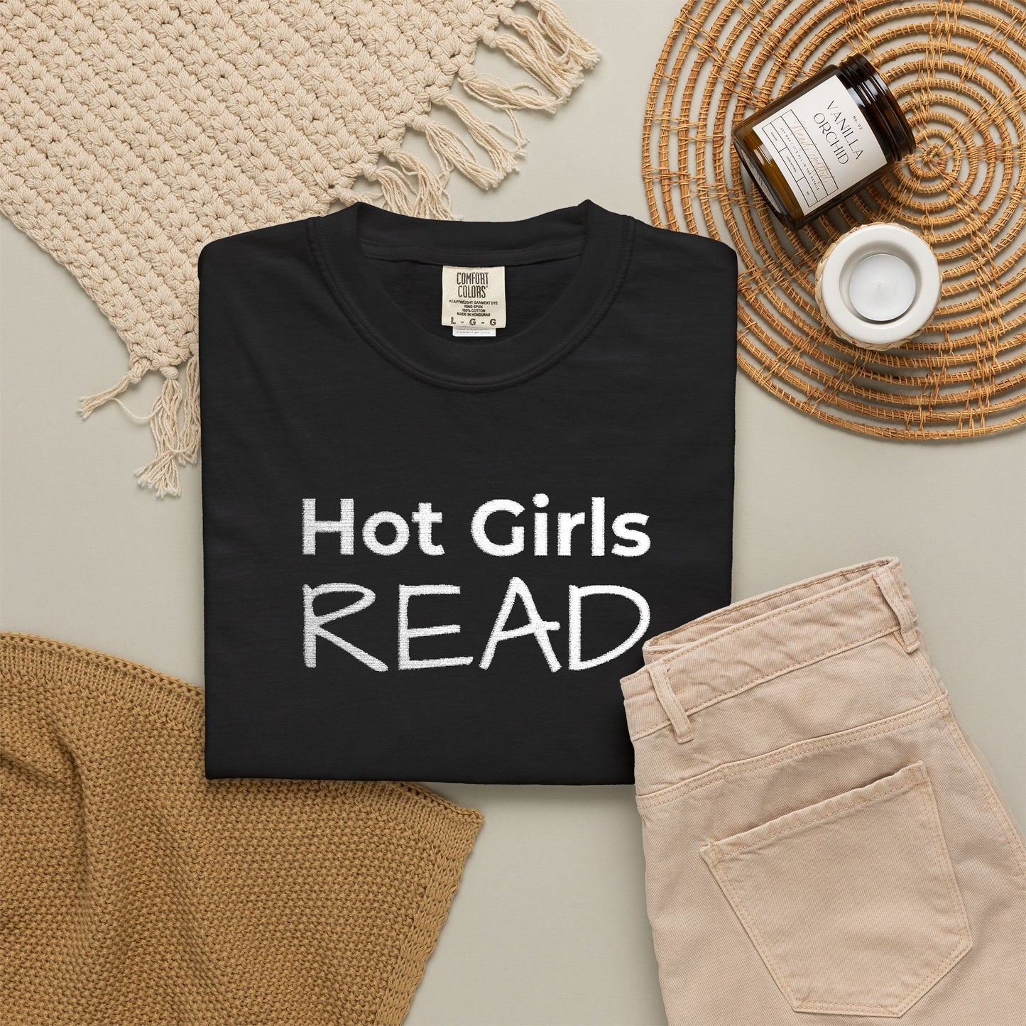 Hot Girls Read T-Shirt - Black