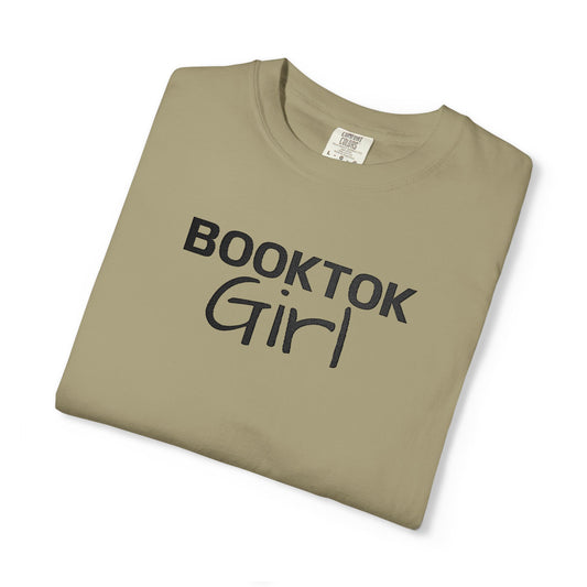 BookTok Girl T‑Shirt - Khaki